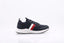 baskets basses TOMMY HILFIGER bleu marine textile pour homme
vue latérale des baskets TOMMY HILFIGER bleu blanc rouge
zoom sur les détails des baskets TOMMY HILFIGER en textile bleu marine
homme portant des baskets TOMMY HILFIGER avec jean casual
logo TOMMY HILFIGER sur les baskets basses bleu marine